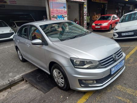 2019-Volkswagen-Polo-6-sedan_2