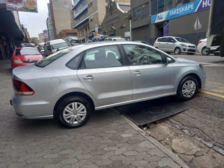 2019-Volkswagen-Polo-6-sedan_6