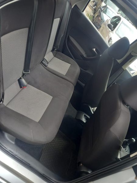 2019-Volkswagen-Polo-6-sedan_8