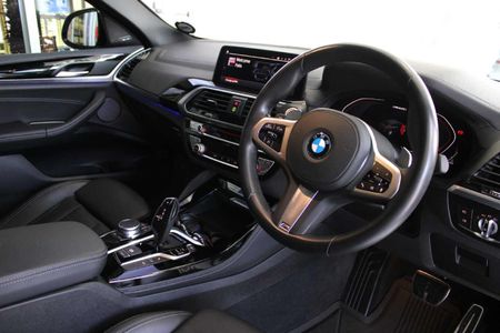 2021-BMW-X4-M40i_14
