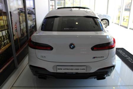 2021-BMW-X4-M40i_5