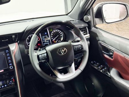 2026-Toyota-Fortuner-28-GD-6-RB-Auto_9
