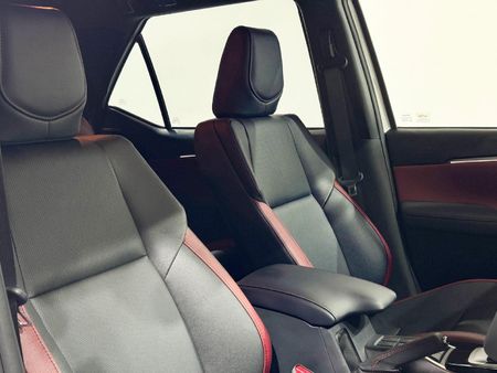 2026-Toyota-Fortuner-28-GD-6-RB-Auto_11