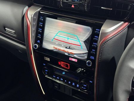 2026-Toyota-Fortuner-28-GD-6-RB-Auto_15