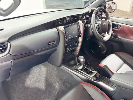 2026-Toyota-Fortuner-28-GD-6-RB-Auto_17