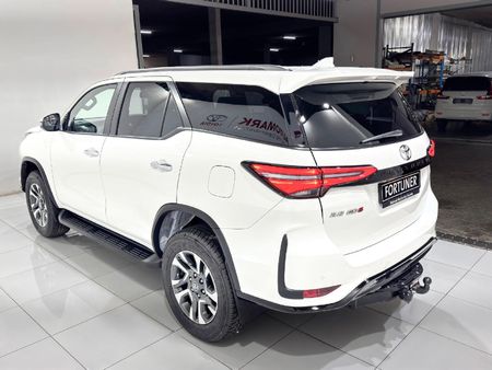 2026-Toyota-Fortuner-28-GD-6-RB-Auto_7