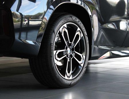 2025-BMW-X1-sDrive18i-M-Sport_3