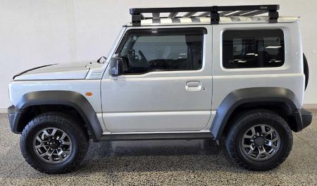 2019-Suzuki-Jimny-15-GLX_3