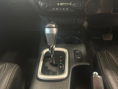 2023-Toyota-Hilux-28-GD-6-Raised-Body-Raider-Auto-Double-Cab_11