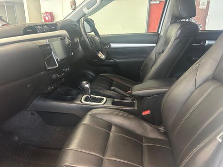 2023-Toyota-Hilux-28-GD-6-Raised-Body-Raider-Auto-Double-Cab_13