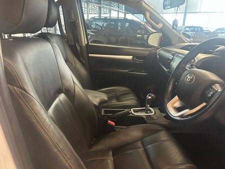 2023-Toyota-Hilux-28-GD-6-Raised-Body-Raider-Auto-Double-Cab_14