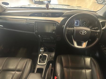 2023-Toyota-Hilux-28-GD-6-Raised-Body-Raider-Auto-Double-Cab_15