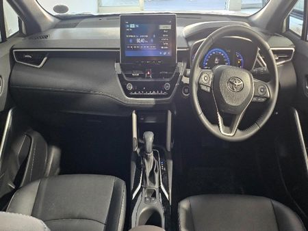 2025-Toyota-Corolla-Cross-18-XS_7