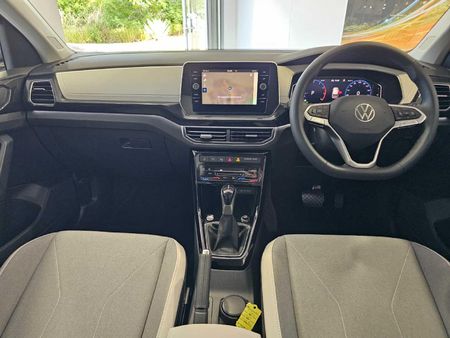 2026-Volkswagen-T-Cross-10-TSI-Style-Auto_16