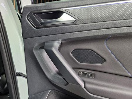 2024-Volkswagen-Tiguan-R-20-TSI-4M-Auto-235kw_20