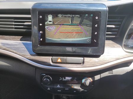 2025-Suzuki-XL6-15-GLX-Auto_12