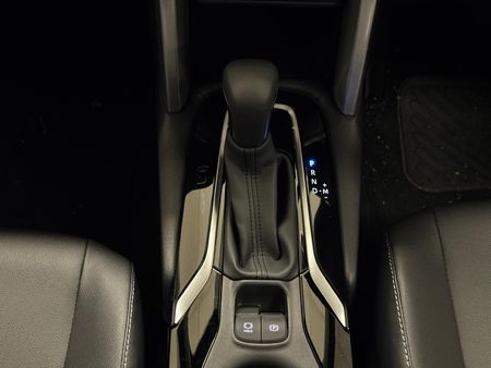 2025-Toyota-Corolla-Cross-18-XS_10