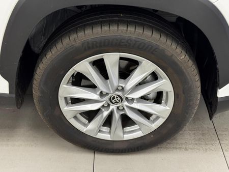 2025-Toyota-Corolla-Cross-18-XS_16