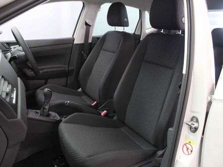 2026-Volkswagen-Polo-10-TSI_9