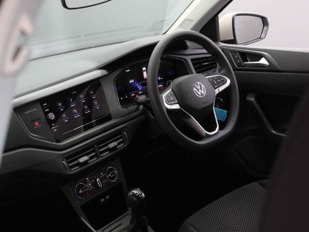 2026-Volkswagen-Polo-10-TSI_18
