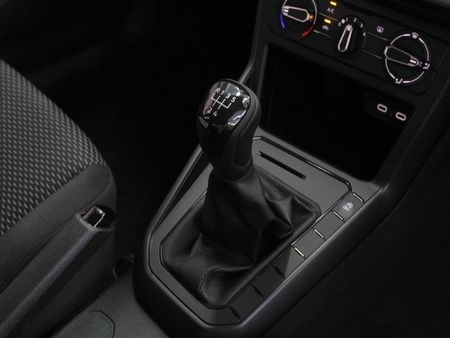 2026-Volkswagen-Polo-10-TSI_3