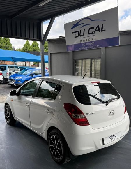 2012-Hyundai-i20-14-Fluid-Auto_3