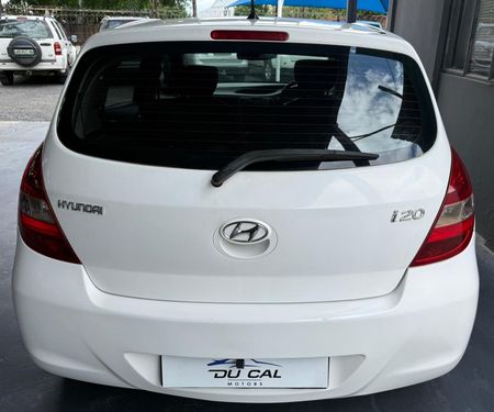 2012-Hyundai-i20-14-Fluid-Auto_4
