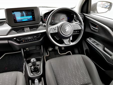 2025-Suzuki-Swift-12-GL_11