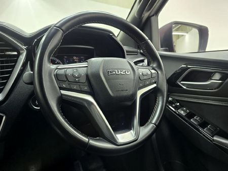 2023-Isuzu-D-Max-30-DDI-V-Cross-HR-Auto-Double-Cab_10