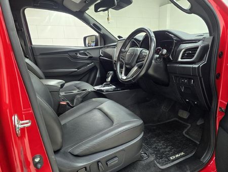 2023-Isuzu-D-Max-30-DDI-V-Cross-HR-Auto-Double-Cab_14
