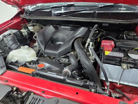2023-Isuzu-D-Max-30-DDI-V-Cross-HR-Auto-Double-Cab_19