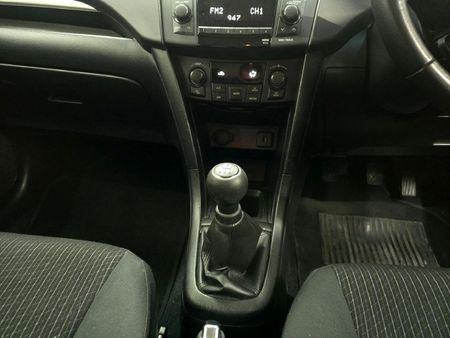 2017-Suzuki-Swift-14-GLS_10