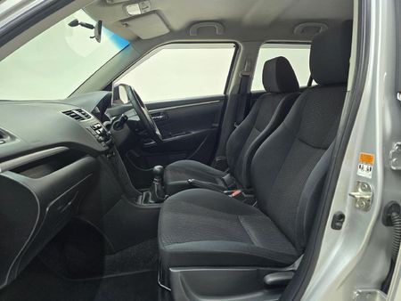2017-Suzuki-Swift-14-GLS_14
