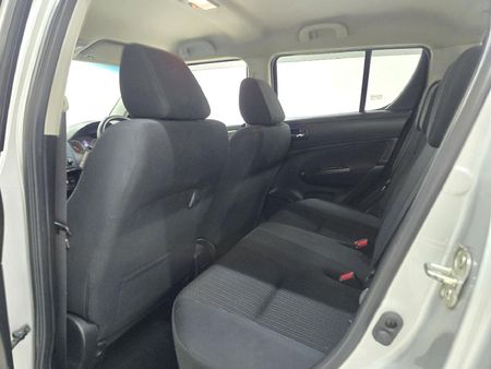 2017-Suzuki-Swift-14-GLS_15
