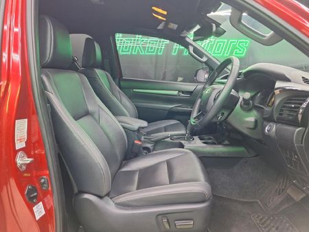 2025-Toyota-Hilux-28-GD-6-Raised-Body-Legend-4x4-Auto-Extended-Cab_14