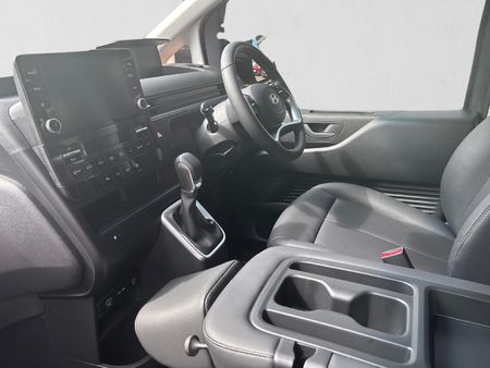2026-Hyundai-Staria-22d-Executive-Auto_18