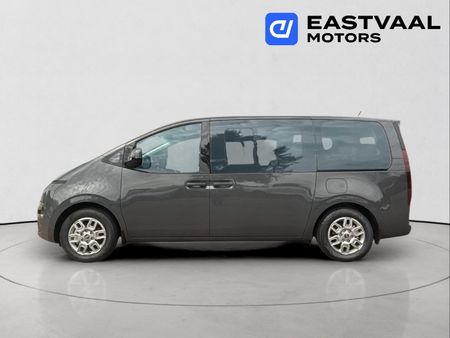 2026-Hyundai-Staria-22d-Executive-Auto_3