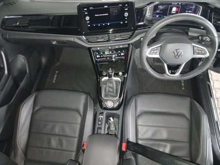 2026-Volkswagen-T-Roc-20-TSI-4M-R-Line-Auto_16