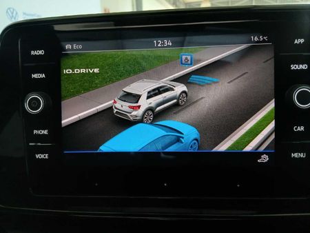 2026-Volkswagen-T-Roc-20-TSI-4M-R-Line-Auto_18