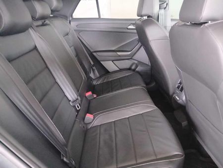2026-Volkswagen-T-Roc-20-TSI-4M-R-Line-Auto_19