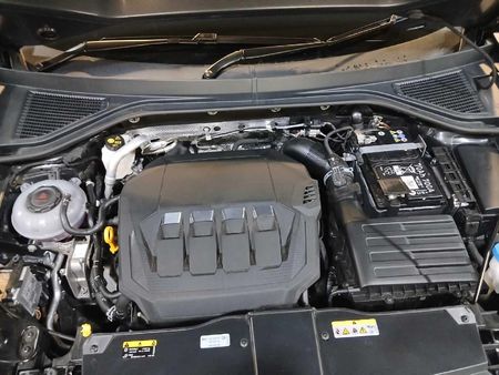 2026-Volkswagen-T-Roc-20-TSI-4M-R-Line-Auto_7
