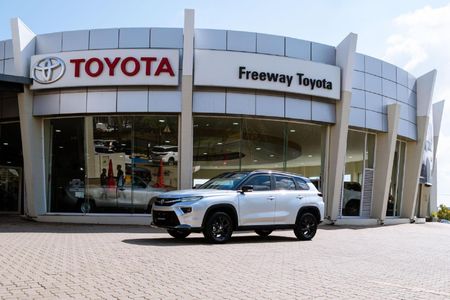 2026-Toyota-Urban-Cruiser-15-XR-Auto_0