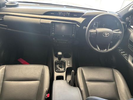 2025-Toyota-Hilux-28-GD-6-RB-Legend-RS-Auto-Double-Cab-mHev_11