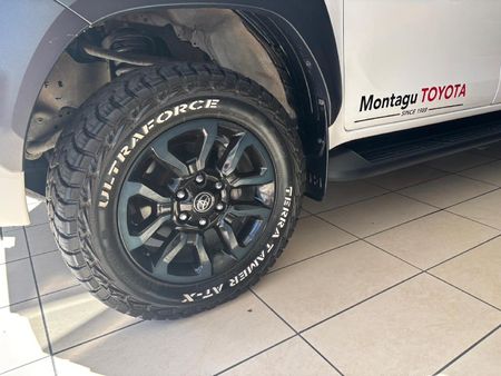 2025-Toyota-Hilux-28-GD-6-RB-Legend-RS-Auto-Double-Cab-mHev_8