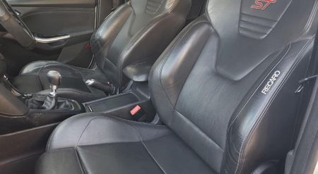 2017-Ford-Focus-20-EcoBoost-ST3_12