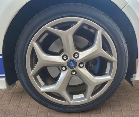 2017-Ford-Focus-20-EcoBoost-ST3_6