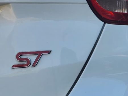 2017-Ford-Focus-20-EcoBoost-ST3_7