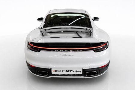 2020-Porsche-911-Carrera_9