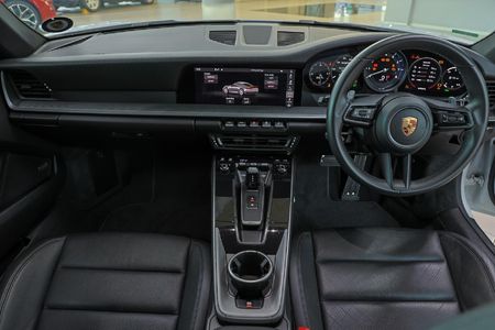 2020-Porsche-911-Carrera_13