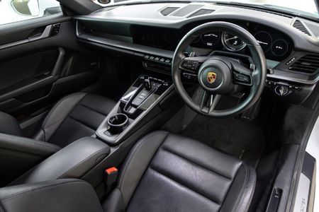 2020-Porsche-911-Carrera_14